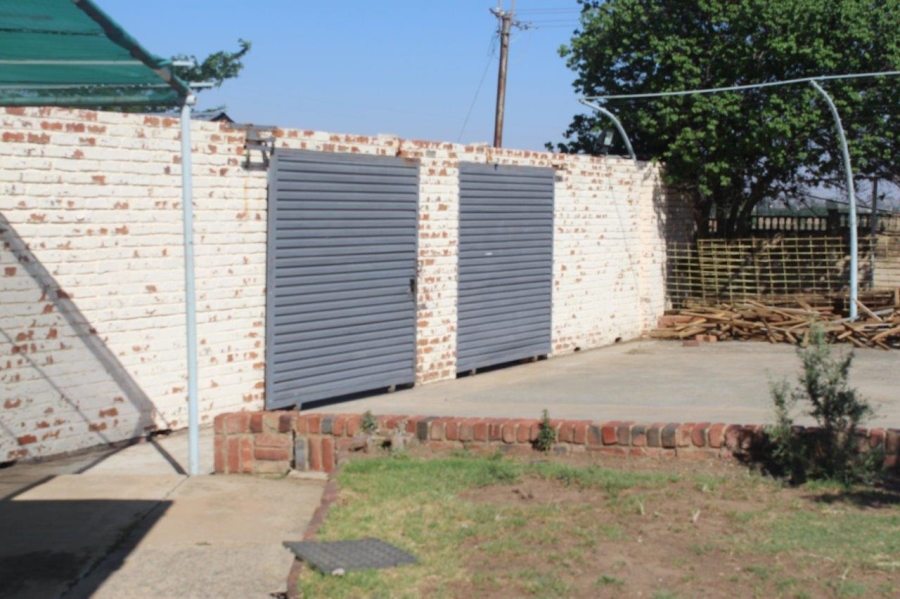 5 Bedroom Property for Sale in Lakeview Free State